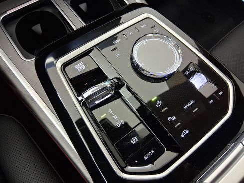 New 2026 BMW 740i w/ Premium Package image 26