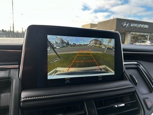 Used 2023 Chevrolet Suburban Premier image 25