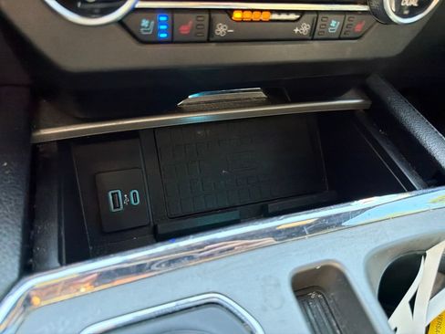Used 2020 Ford Expedition XLT w/ Equipment Group 202A AWD/4WD image 21