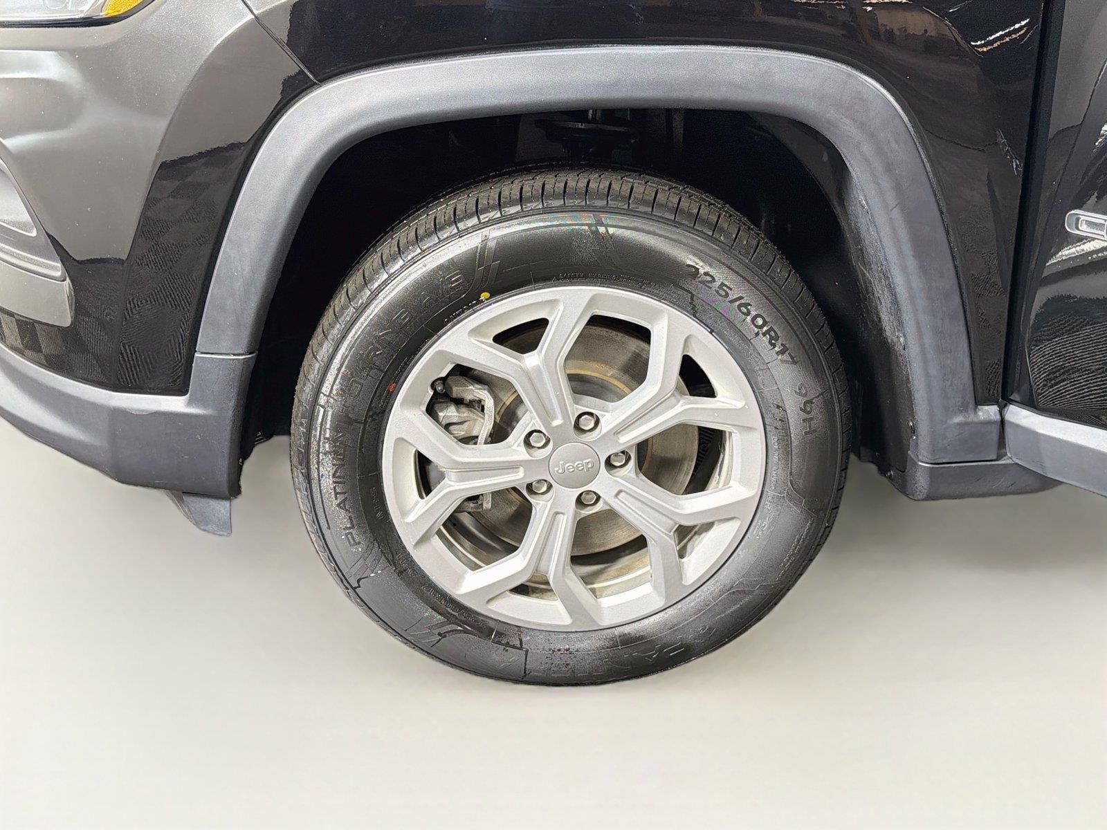 Used 2024 Jeep Compass Latitude AWD/4WD image 32