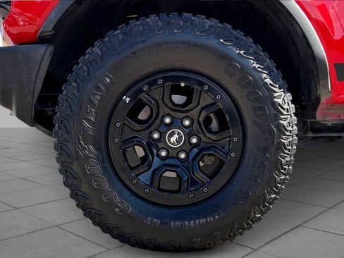 Used 2022 Ford Bronco Wildtrak image 38