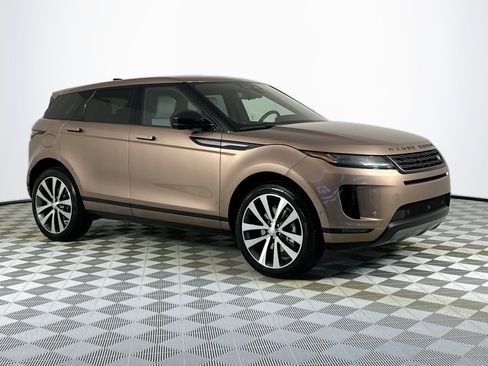 New 2026 Land Rover Range Rover Evoque S image 3