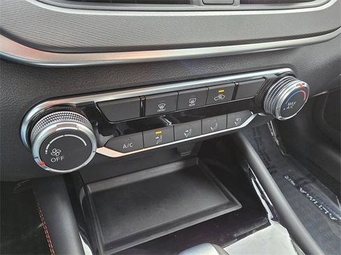 New 2025 Nissan Altima 2.5 SR image 22