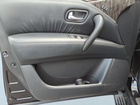 Used 2024 Nissan Armada Platinum w/ Captain's Chairs Package RWD image 15