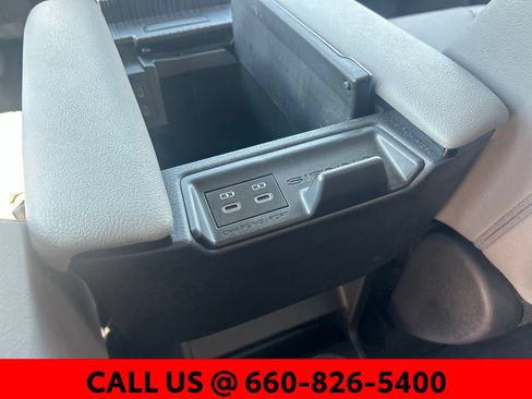 Used 2026 Toyota Sienna XLE FWD image 11