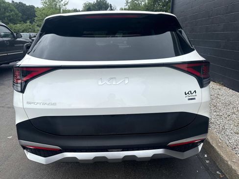Used 2023 Kia Sportage LX image 10