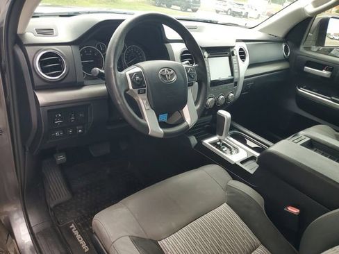 Used 2017 Toyota Tundra SR5 w/ SR5 Upgrade Package AWD/4WD image 25