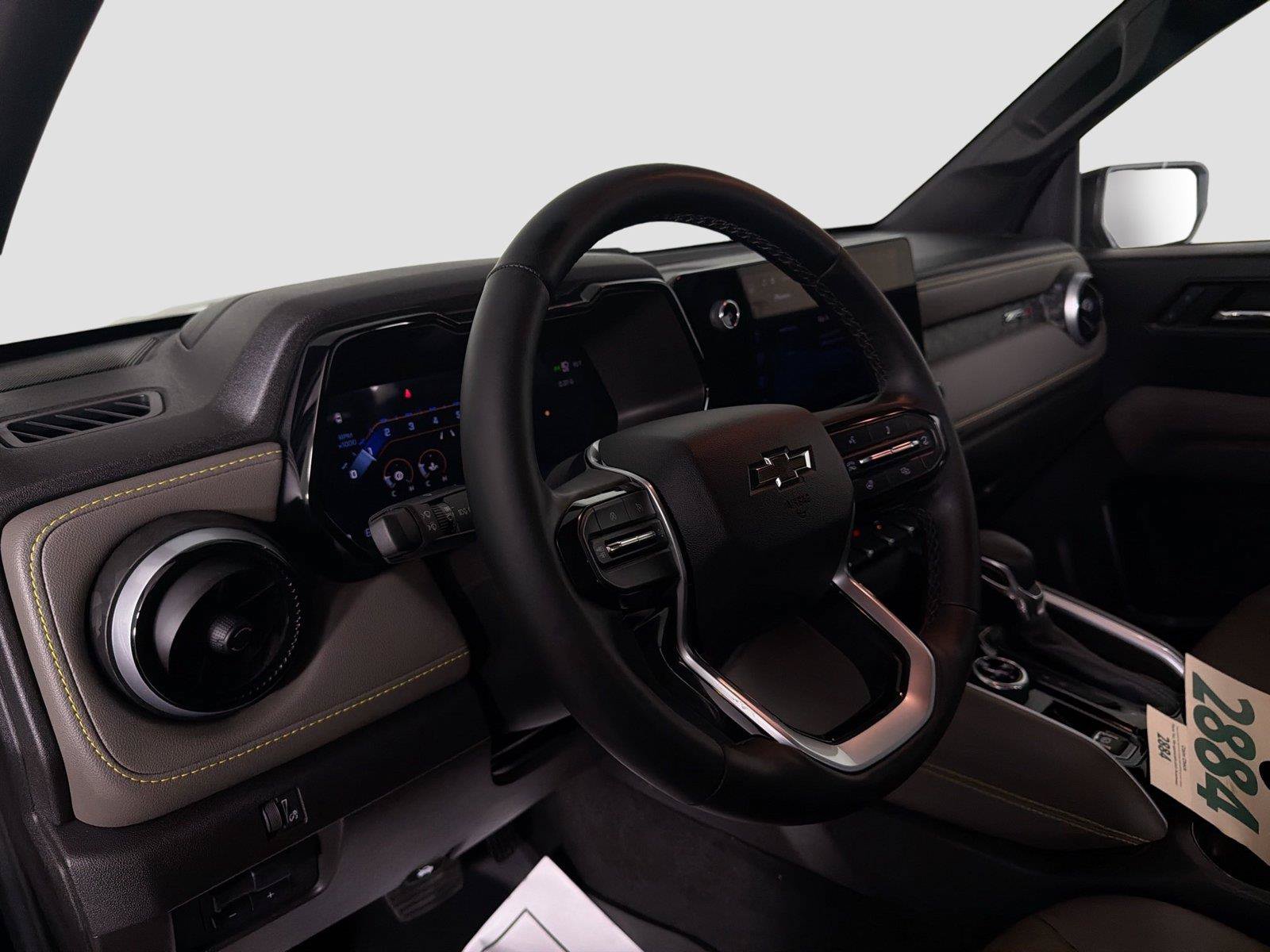 Used 2024 Chevrolet Colorado ZR2 w/ ZR2 Convenience Package III AWD/4WD image 9