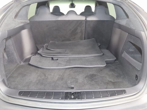 Used 2022 Tesla Model X image 61