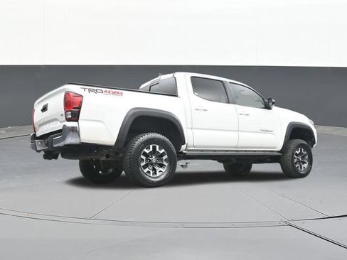 Used 2018 Toyota Tacoma TRD Off-Road AWD/4WD image 50
