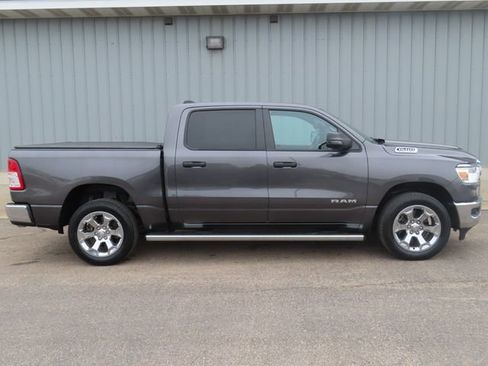 Used 2023 RAM 1500 Big Horn AWD/4WD image 3