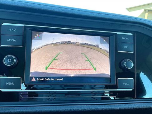 Used 2024 Volkswagen Jetta SE image 19