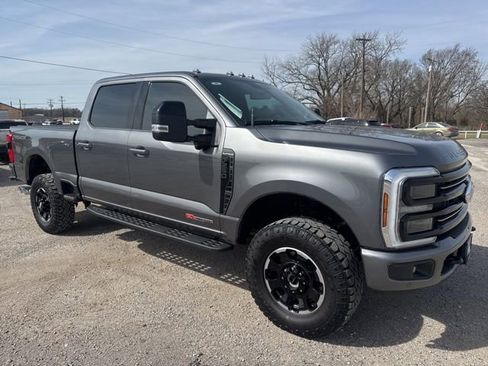 Used 2025 Ford F250 Platinum w/ Tremor Off-Road Package image 6