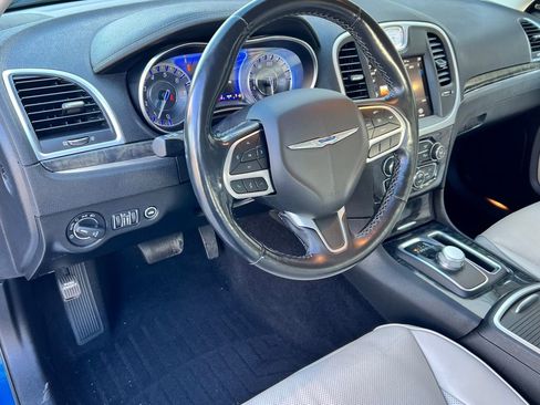 Used 2022 Chrysler 300 Touring L w/ Comfort Group image 15