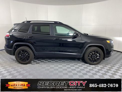 Used 2023 Jeep Cherokee Altitude Lux image 8