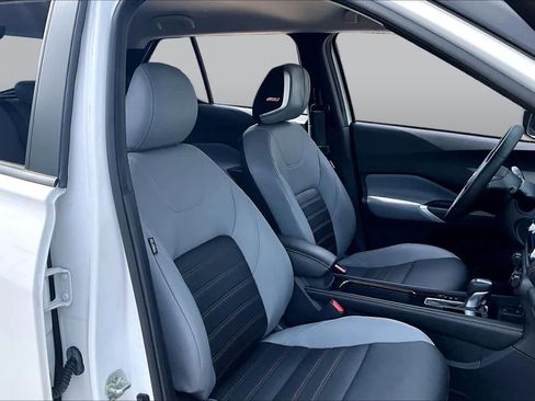 Certified 2023 Nissan Kicks SR w/ SR Premium Package FWD image 9
