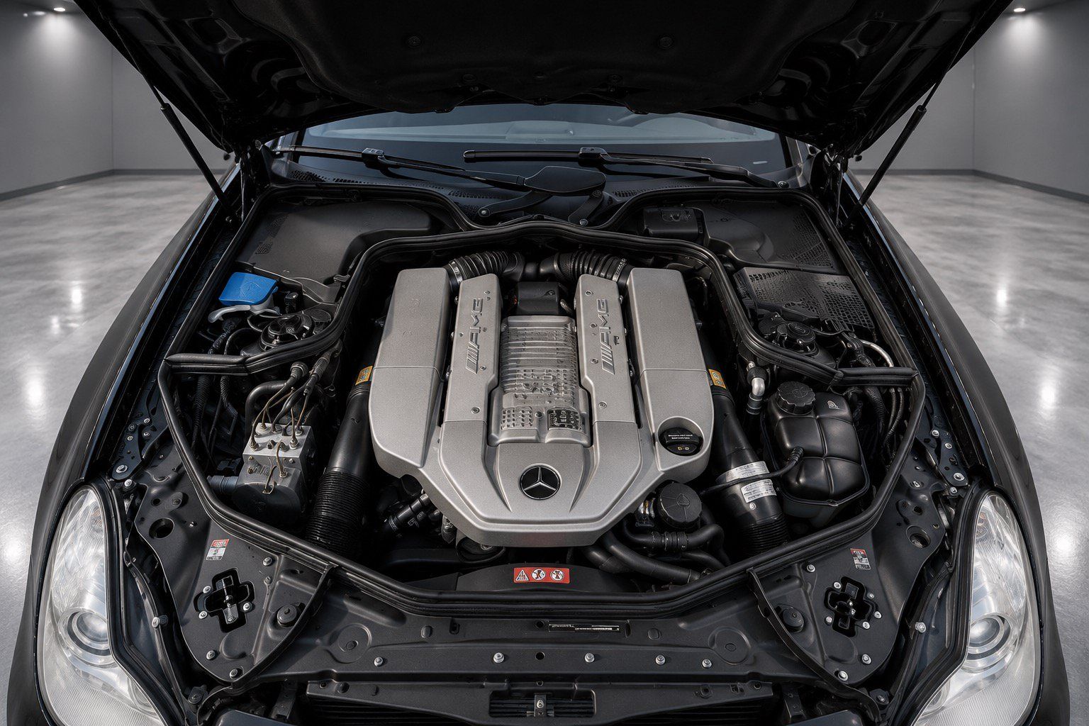 Used 2006 Mercedes-Benz CLS 55 AMG image 7