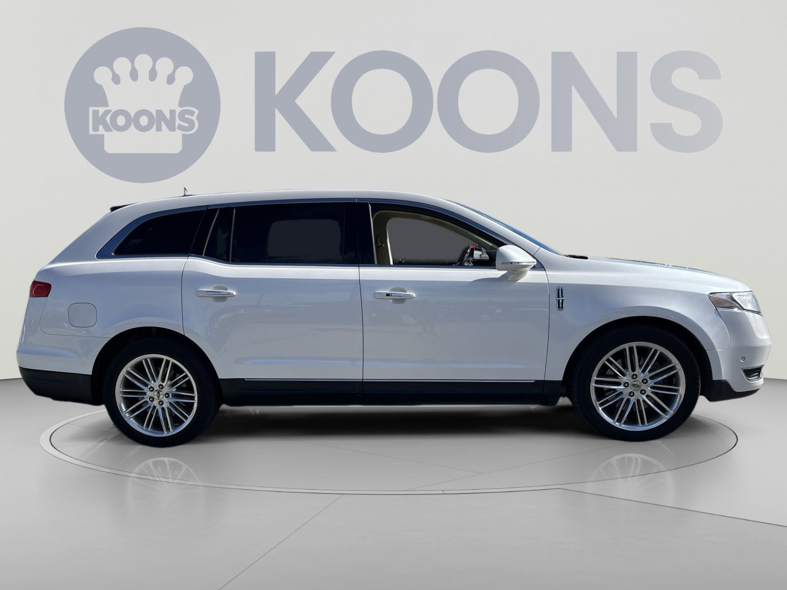 Used 2018 Lincoln MKT AWD w/ Technology Package image 17