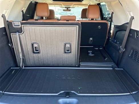 New 2025 Nissan Pathfinder Platinum image 12