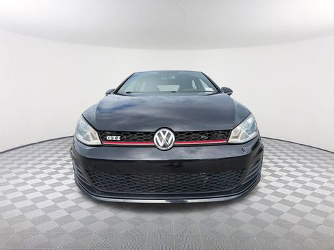 Used 2017 Volkswagen Golf 4-Door FWD image 2