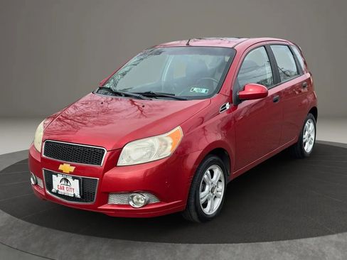 Used 2010 Chevrolet Aveo5 LT image 1