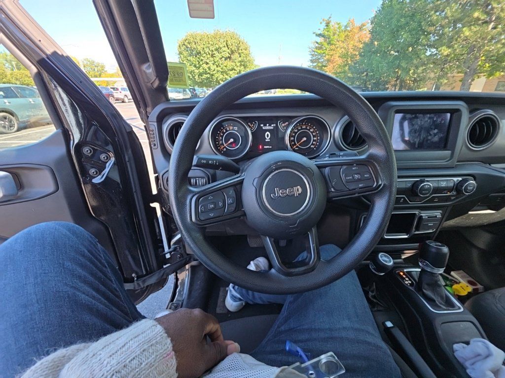 Used 2022 Jeep Wrangler Unlimited Sport AWD/4WD image 14