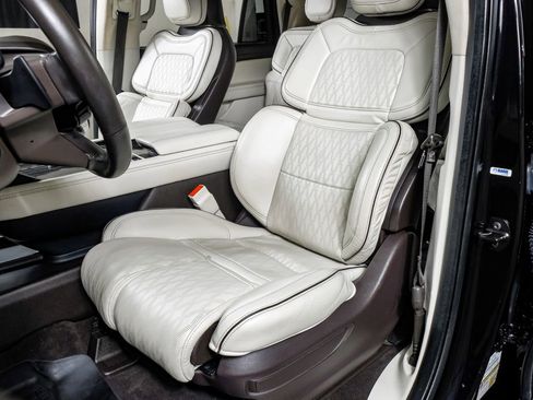 Used 2022 Lincoln Navigator Black Label image 28