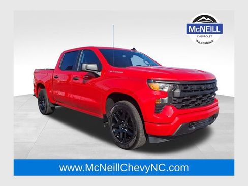 Used 2022 Chevrolet Silverado 1500 Custom image 1