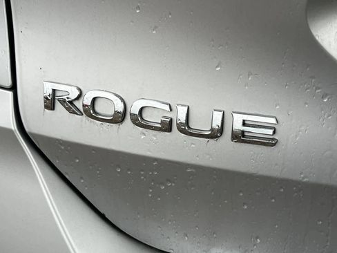 Used 2018 Nissan Rogue S image 15