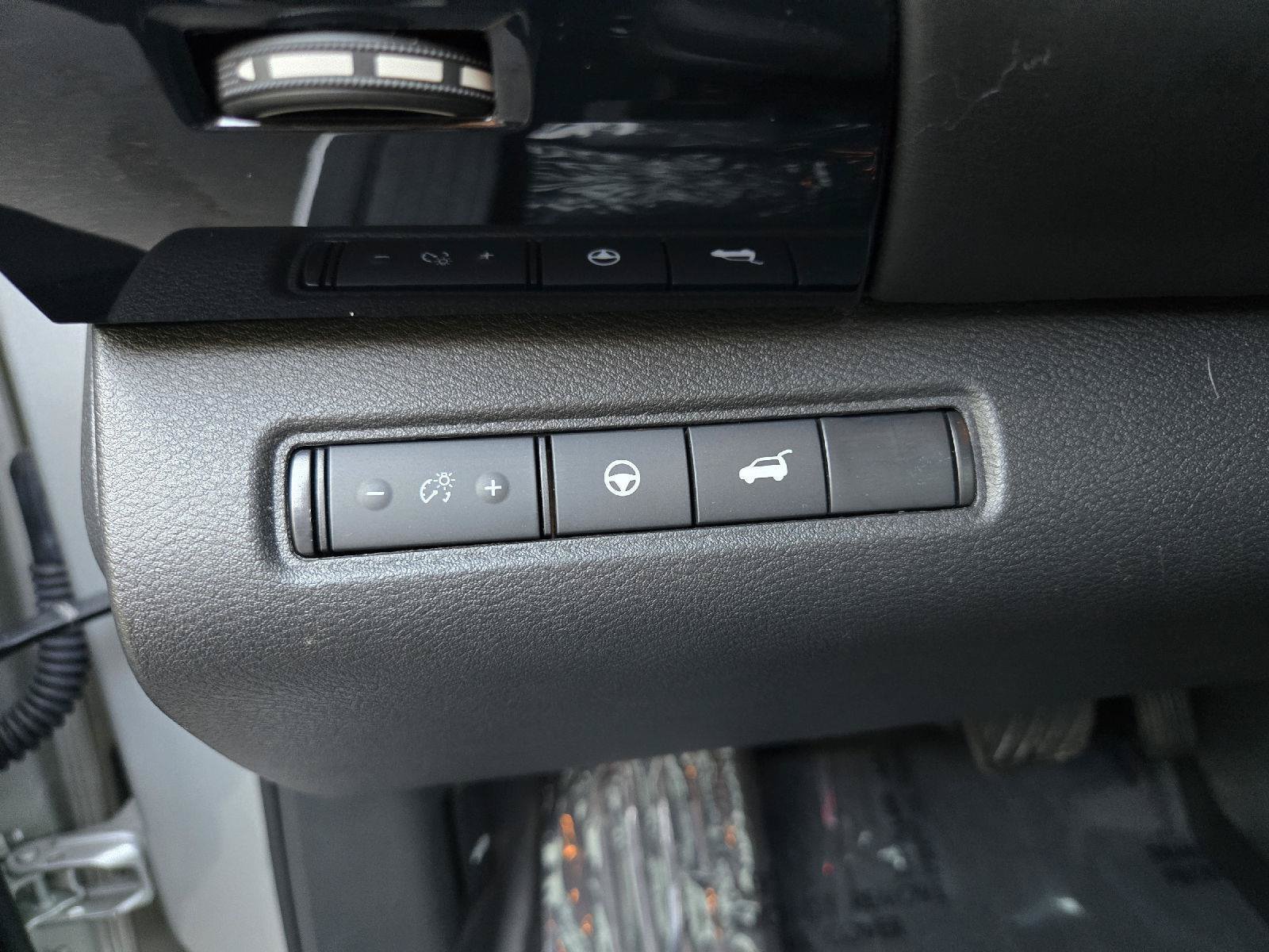 Used 2025 Nissan Pathfinder SV w/ SV Premium Package AWD/4WD image 16