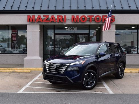 Used 2026 Nissan Rogue SV AWD/4WD image 2