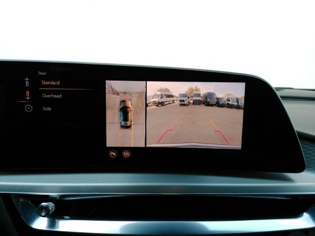 Used 2023 Cadillac Lyriq AWD image 10