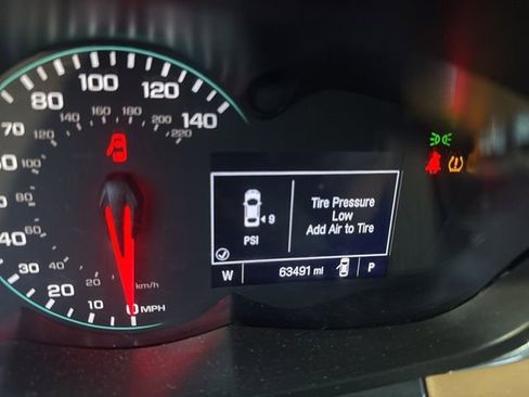 Used 2020 Chevrolet Trax LT w/ LT Convenience Package image 2