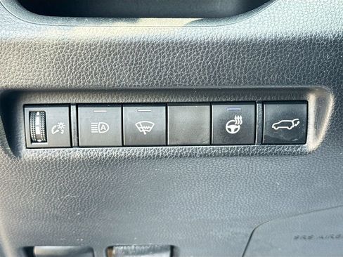 Used 2019 Toyota RAV4 XLE Premium w/ Cold Weather Package AWD/4WD image 10
