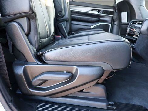 Used 2025 Jeep Wagoneer Series II image 26