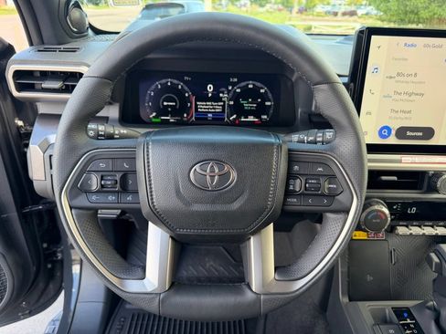 Used 2026 Toyota 4Runner TRD Off-Road Premium AWD/4WD image 12