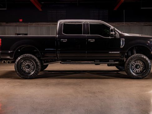 Used 2019 Ford F250 XLT w/ FX4 Off-Road Package image 9