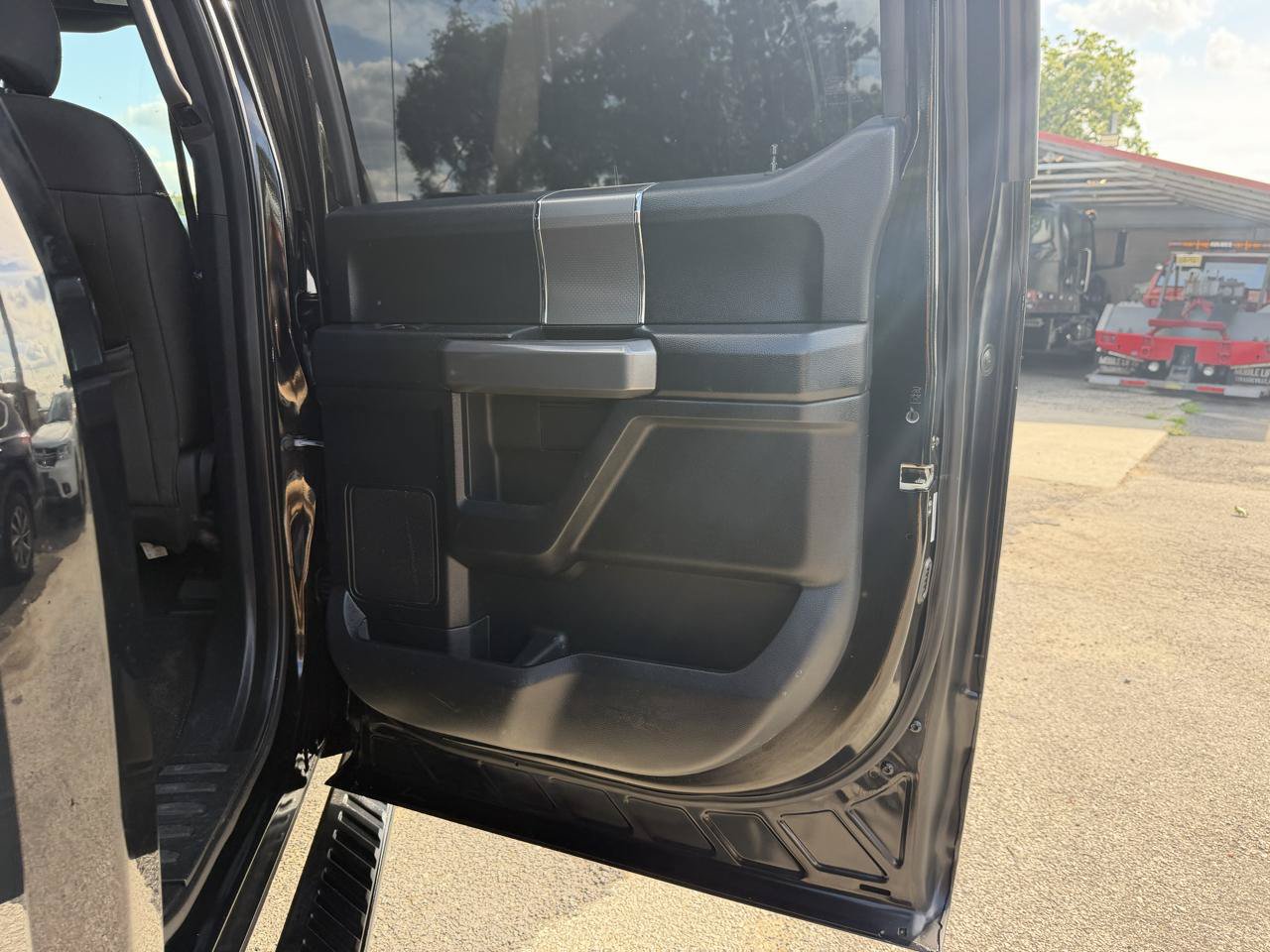 Used 2016 Ford F150 XLT w/ Equipment Group 301A Mid AWD/4WD image 18