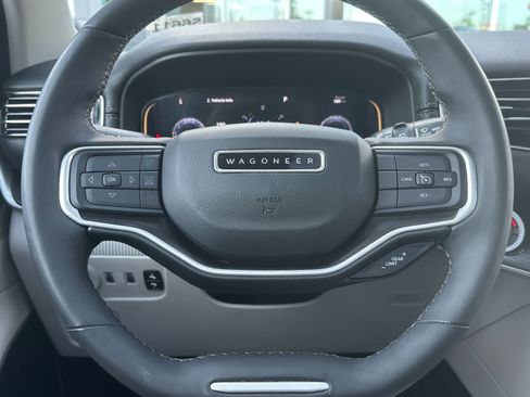 Used 2023 Jeep Wagoneer L 4WD w/ Premium Group I image 25