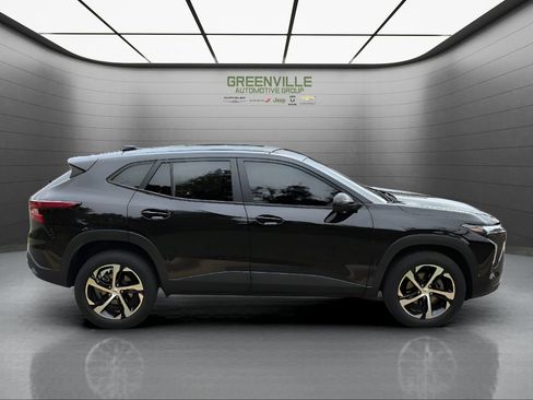 Used 2024 Chevrolet Trax RS w/ Driver Confidence Package image 6
