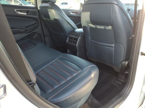 Used 2024 Ford Edge SEL w/ Sport Appearance Package image 13