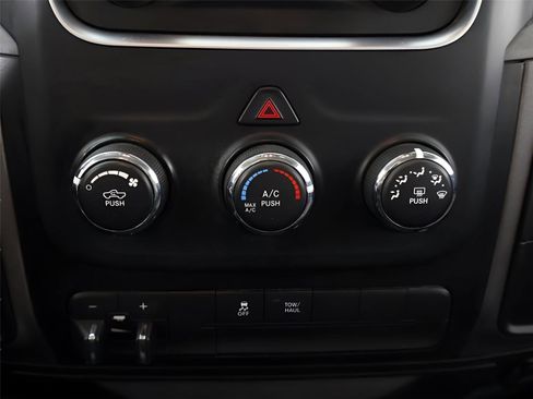 Used 2018 RAM 2500 Tradesman image 39