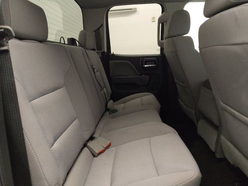 Used 2018 Chevrolet Silverado 1500 Custom w/ Custom Value Package image 19