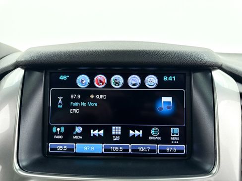 Used 2018 Chevrolet Suburban LT image 19