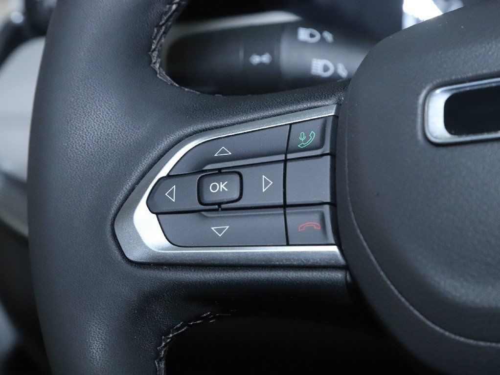Used 2025 Jeep Compass Limited AWD/4WD image 22