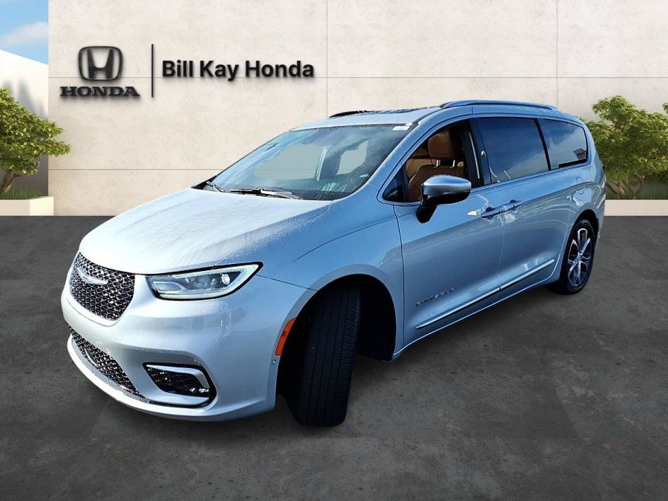 Used 2026 Chrysler Pacifica Pinnacle FWD image 7