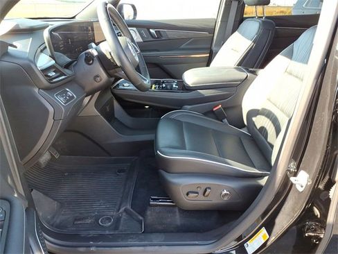 Certified 2025 Buick Enclave Avenir w/ Super Cruise Package image 20