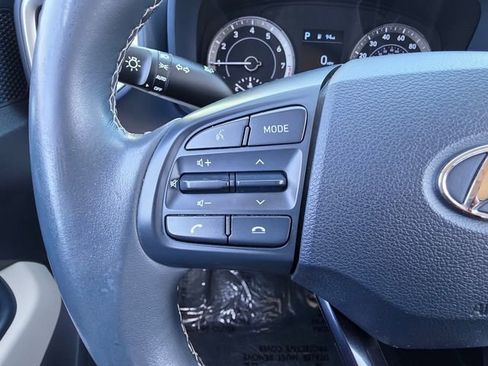Used 2020 Hyundai Venue FWD image 15