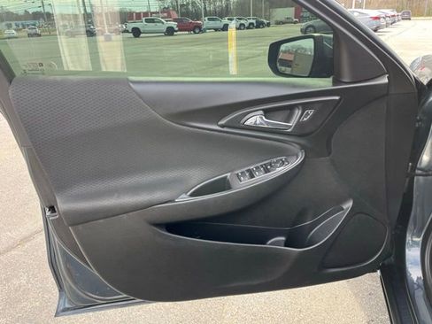 Used 2021 Chevrolet Malibu LT image 17