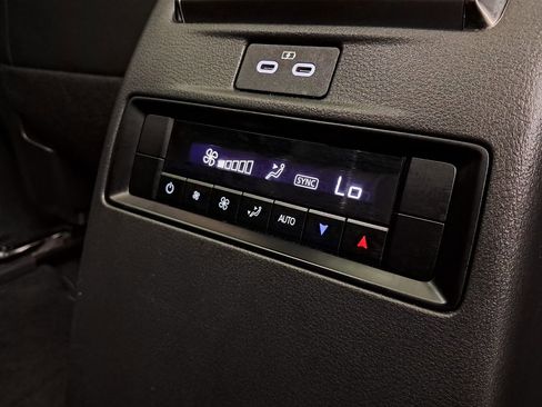 Used 2024 MAZDA CX-90 Plug-In Hybrid w/ Premium Pkg image 57